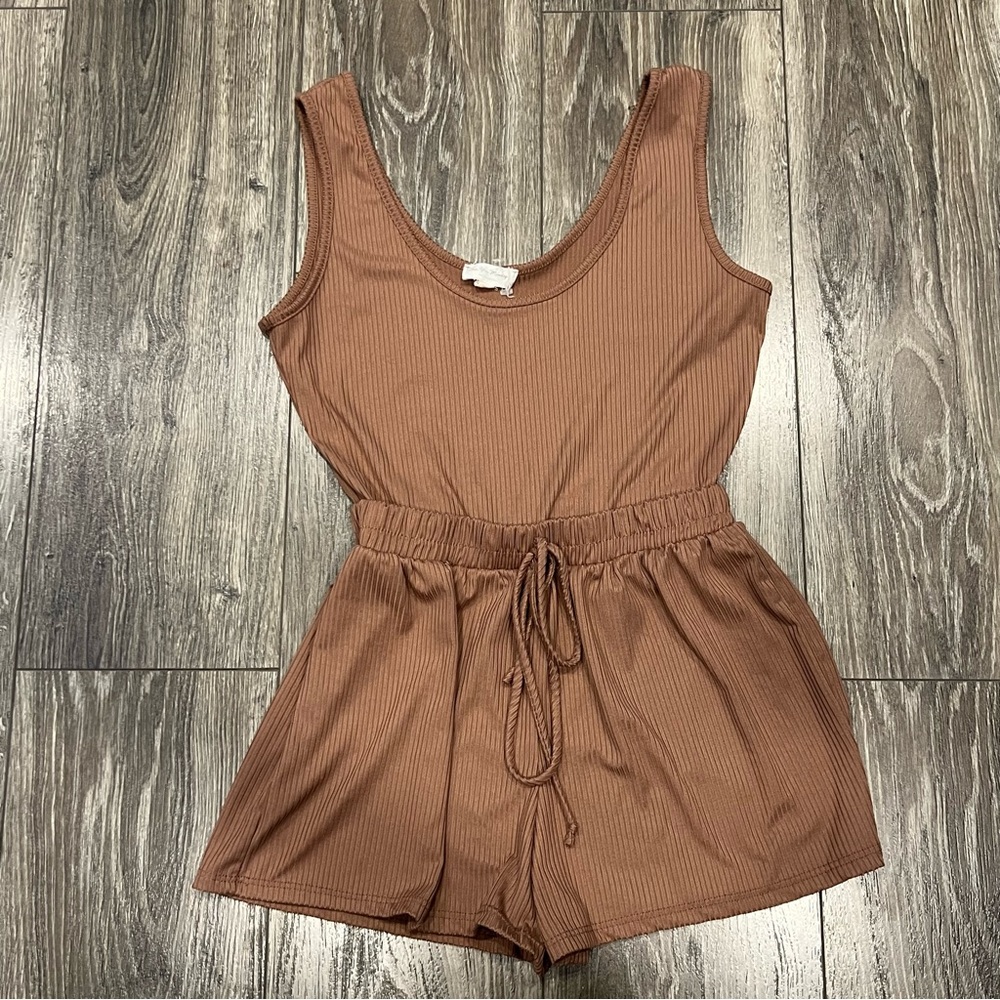 🍎 3/$30 See You Monday Los Angeles Brown Ribbed Romper